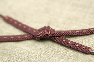ステッチ模様の本格手組み羽織紐(薄紫)