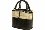 竹編みのシートと銘仙調模様が入った上品なバッグ